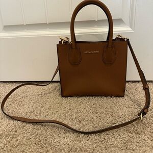 Michael Kors Mercer Medium Messenger Crossbody Bag